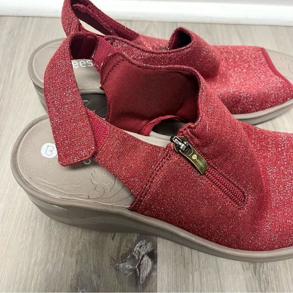 Bzees Sandals Women’s 10W Delicious Red and Tan Wedge Adjustable Strap - Picture 3 of 7